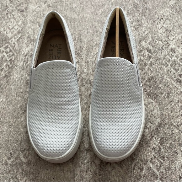 NEW Naturalizer Marianne slip-on white sneaker - Picture 3 of 5